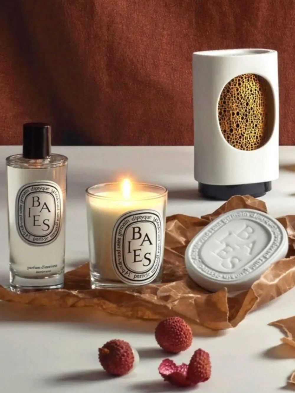 Diptyque Paris Baies (Berries, Rose, Currant) Bougie Parfumee  Candle 70g 2.4 oz